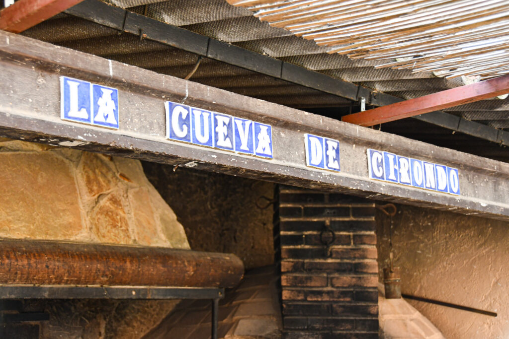 Barbacoa con horno de leña | Cueva de Cirondo
